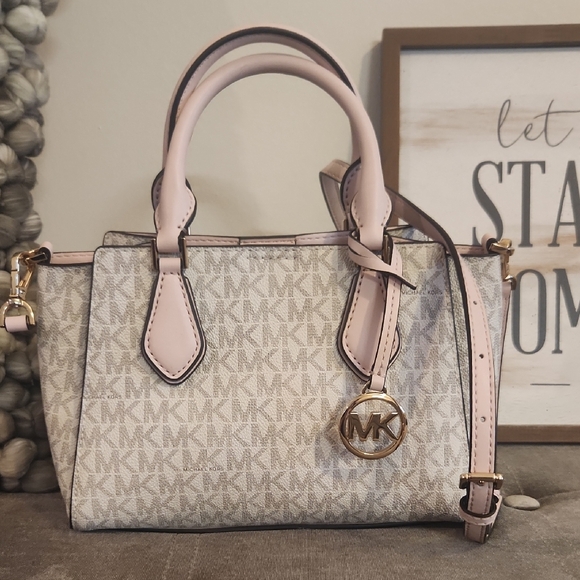Michael Kors Signature Crossbody Bag/Satchel in Pink and Cream - Picture 1 of 13